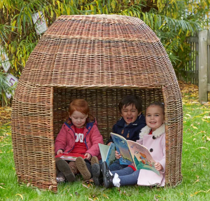 Outdoor Wicker Group Reader's Pod