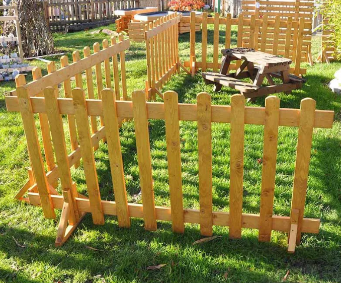 Self Standing Picket Fences - Pack of 2