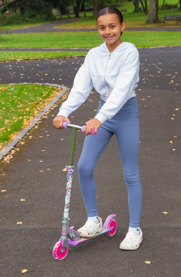 UNICORN DREAMLAND SCOOTER WITH FLASHING WHEELS