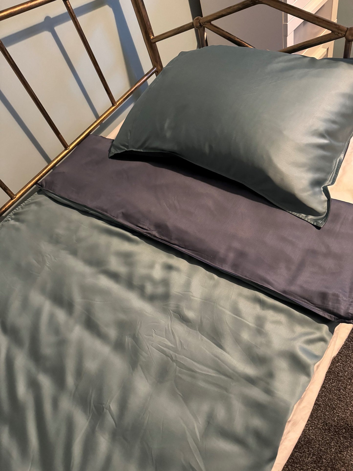 Light Weight Fabric Weighted Blanket 3kg – Grey/Green - SENsory Toys4U