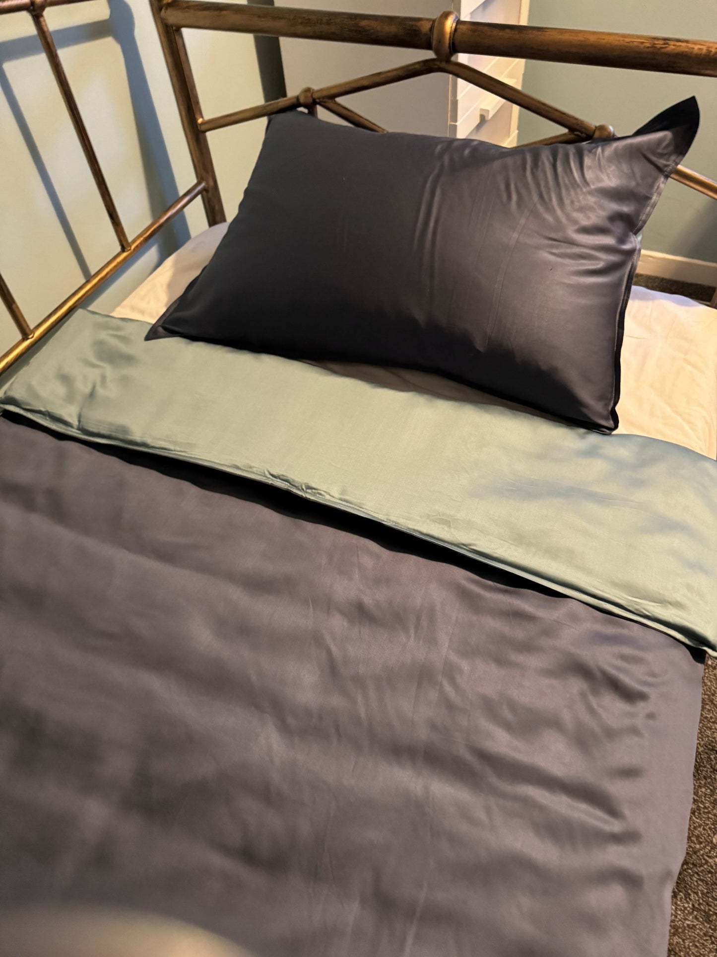 Light Weight Breathable Bamboo Fabric Weighted Blanket and Pillow Case