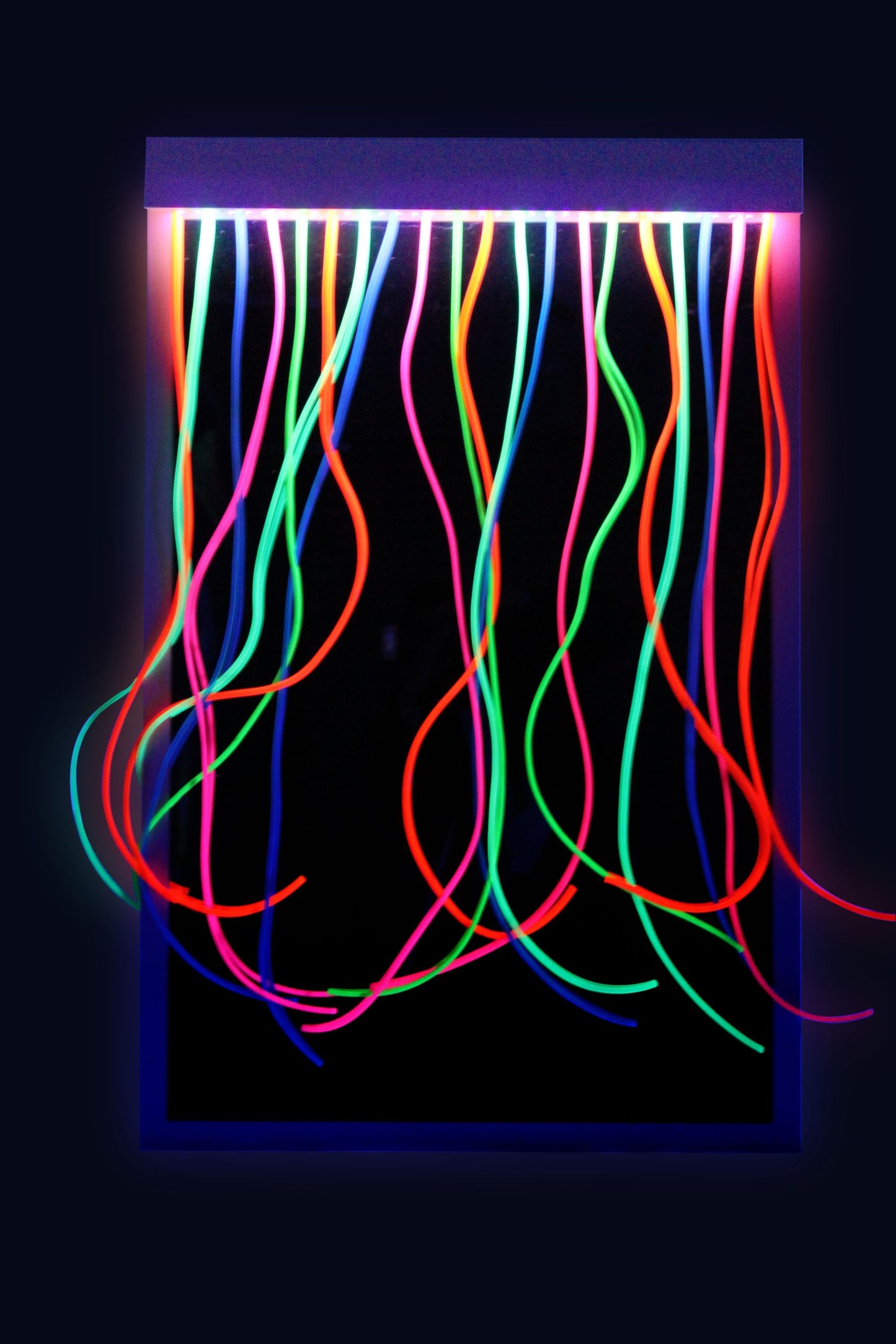 UV Mirror with Strands – 100 x 91cm Includes UV light Strip